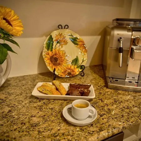 아파트 Beautiful 1 Bedroom In The Heart Of *